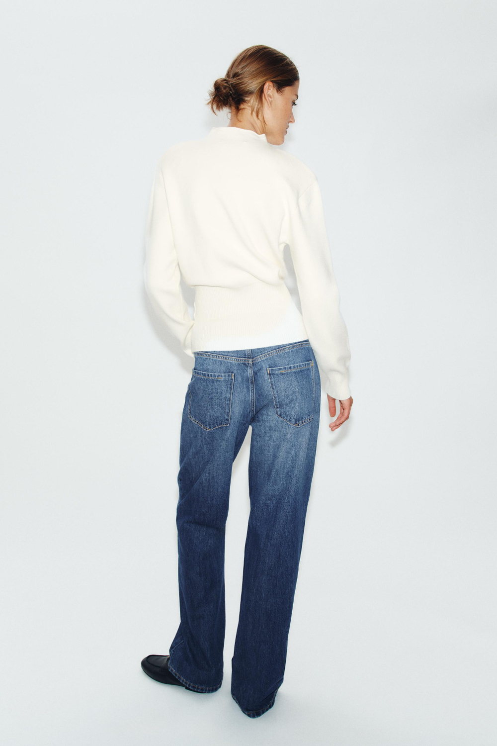 ZARA СВИТЕР С ПОДПЛЕЧНИКАМИ, ЭКРЮ