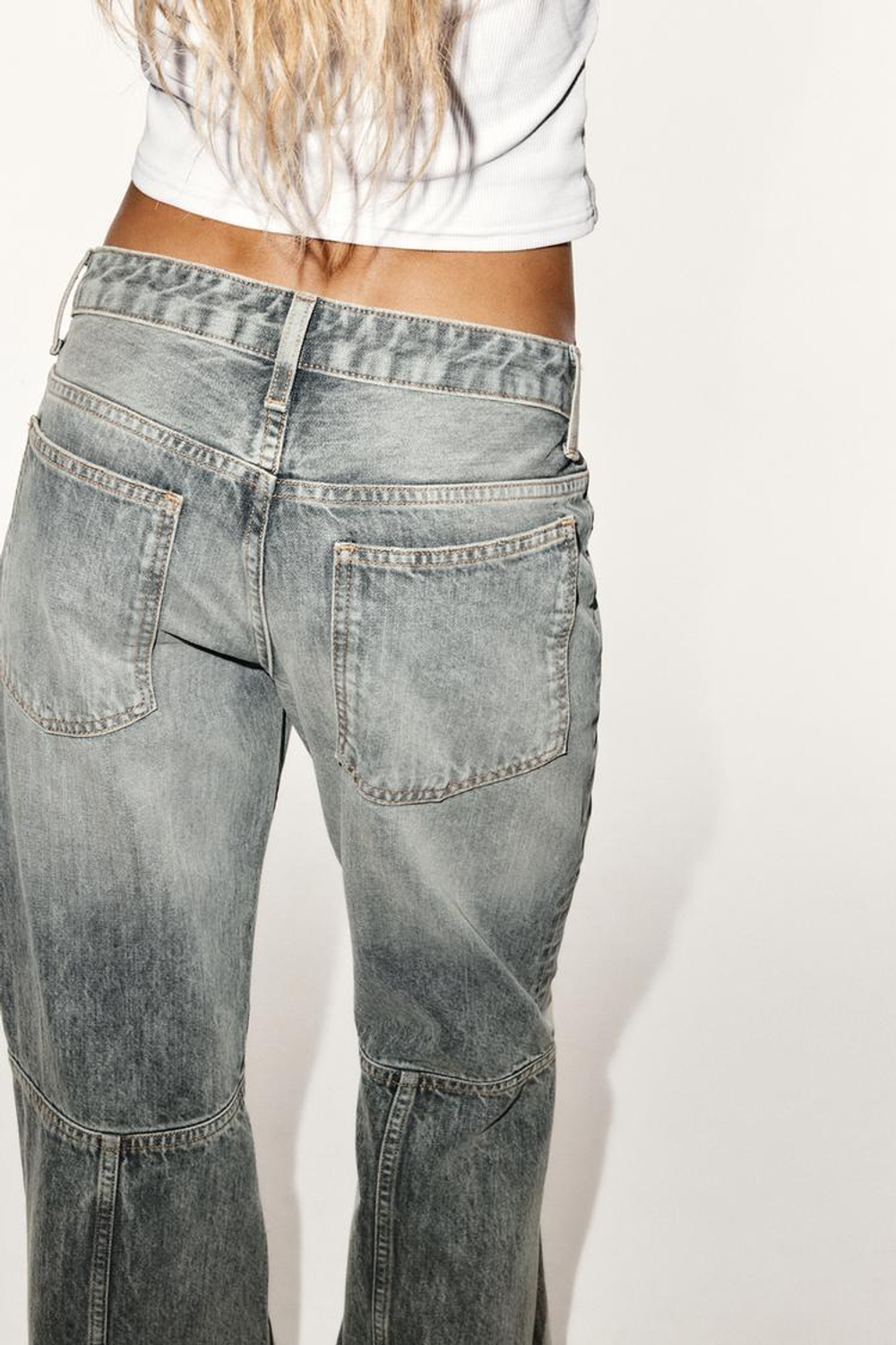 ZARA ДЖИНСЫ SUPER FLARE С ЗАНИЖЕННОЙ ТАЛИЕЙ, СЕРО-СИНИЙ