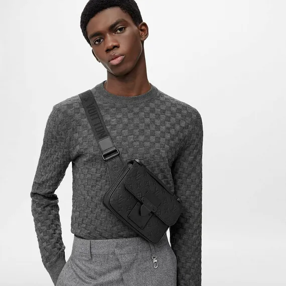 Сумка-слинг Louis Vuitton S-lock
