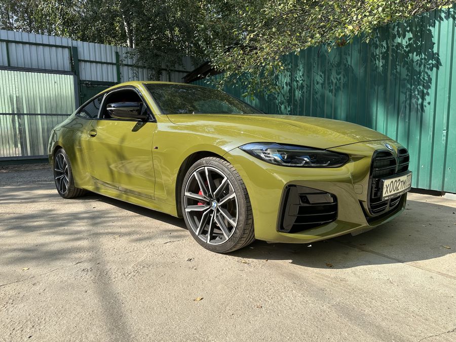 BMW в цветной полиуретан Carbins Army Green CR-16S