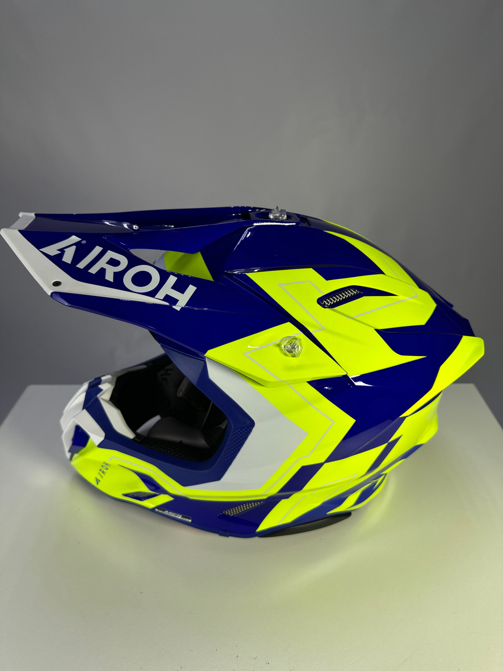 Шлем Airoh TWIST 3 DIZZY Blue/Yellow Glossy