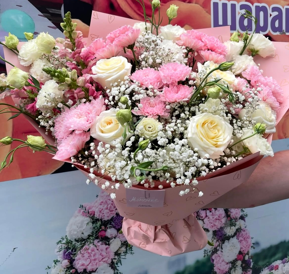 Букет(роза канделайт,хризантема нежно розовая,эустома белая,гипсофил белый,дильфиниум розовый)