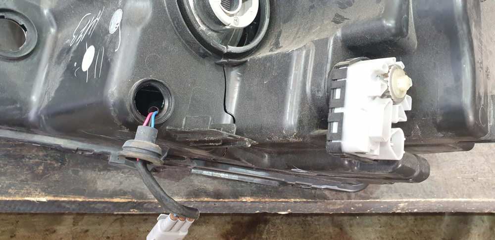 Фара правая LED Suzuki  Vitara 2 14-21 Б/У Оригинал 3512054p50