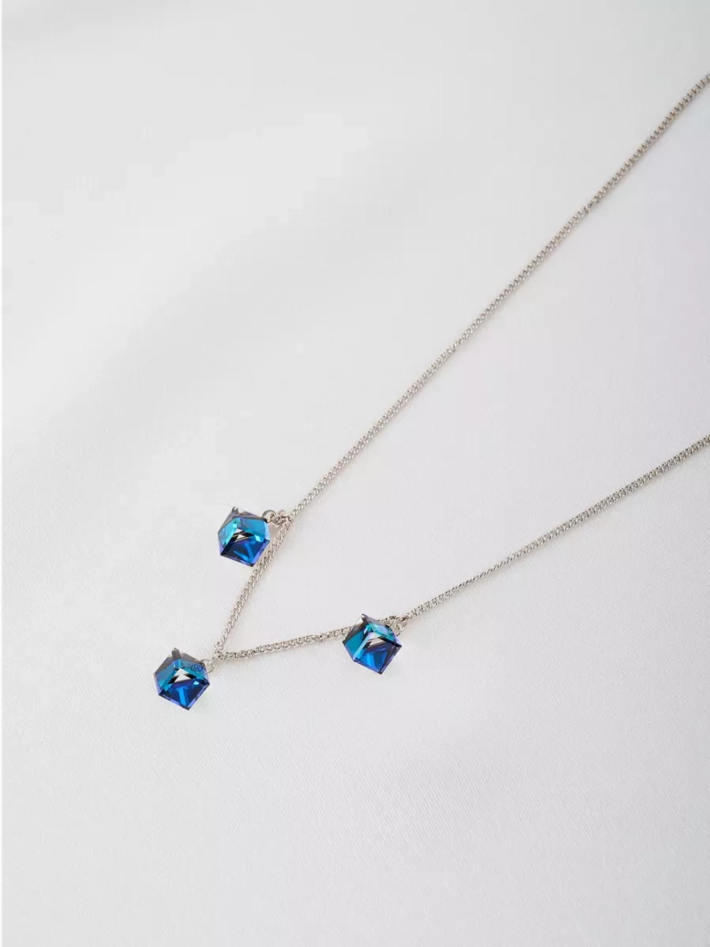 Колье Миражи с синими кристаллами-хамелеонами Swarovski