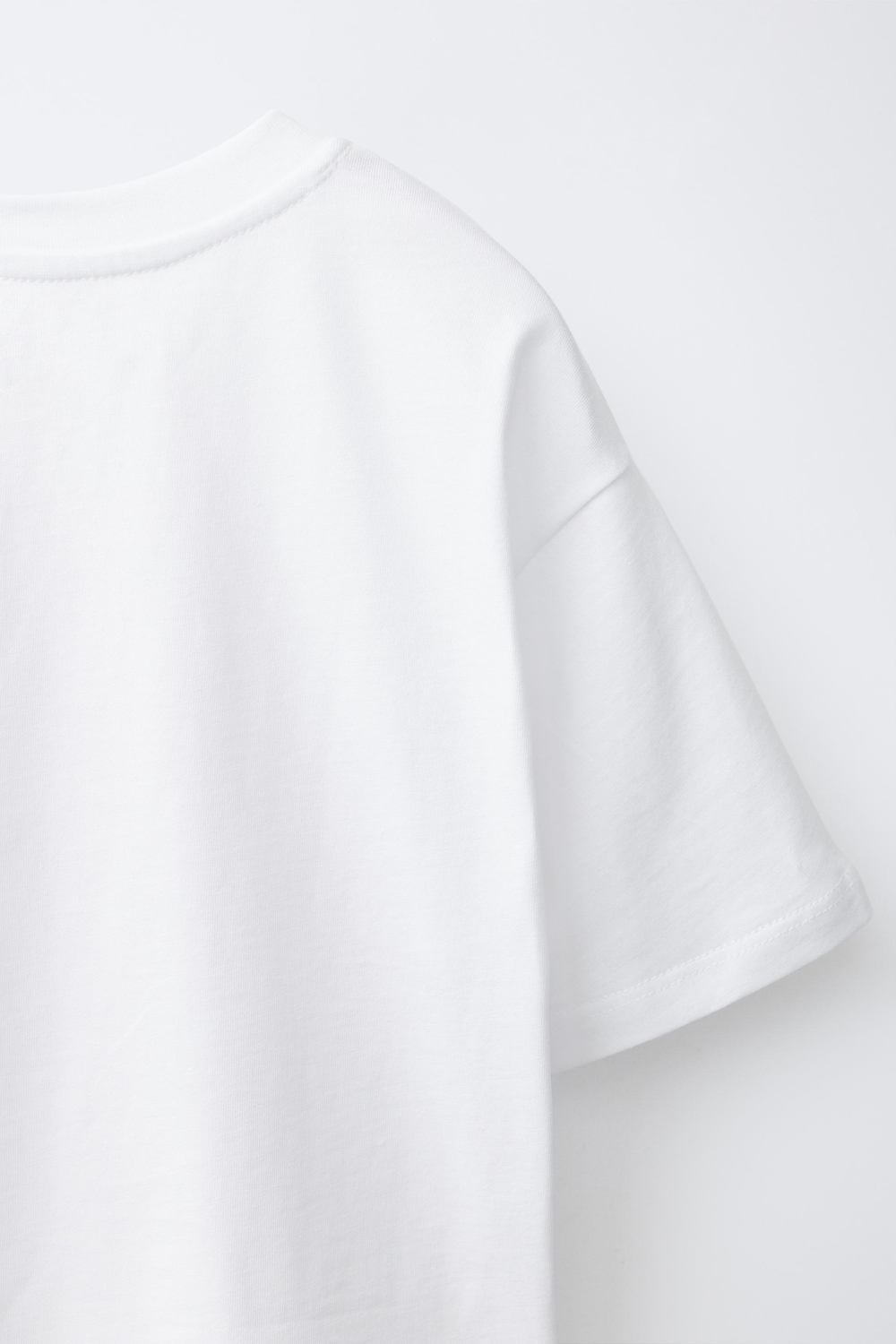 ZARA ФУТБОЛКА С НАШИВКОЙ В КЛЕТКУ ВИШИ, БЕЛЫЙ