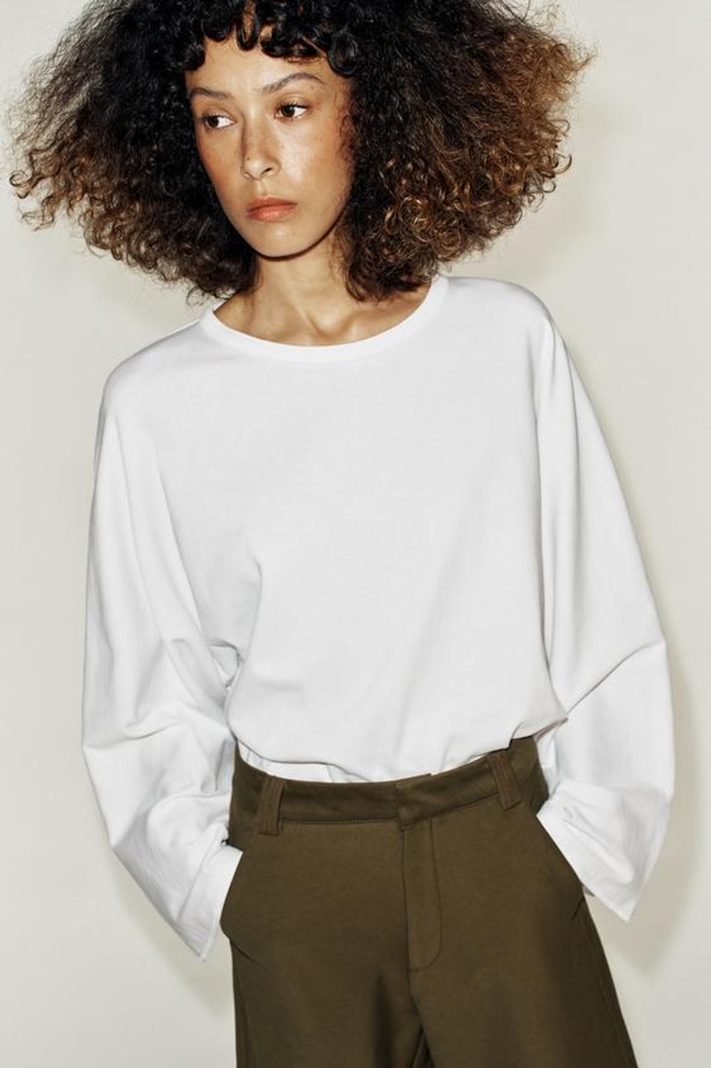 ZARA БРЮКИ БАРРЕЛЬ, ТЕМНЫЙ ХАКИ