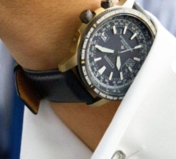 Наручные часы Citizen CB0204-14L