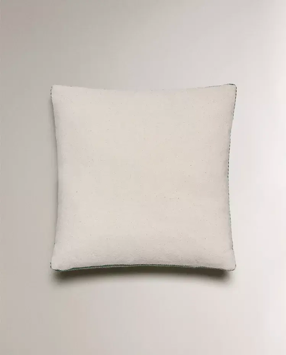 ZARA HOME ДЕТСКАЯ ПОДУШКА С ВЫШИВКОЙ В ВИДЕ БУКВЫ "В", ЗЕЛЕНЫЙ