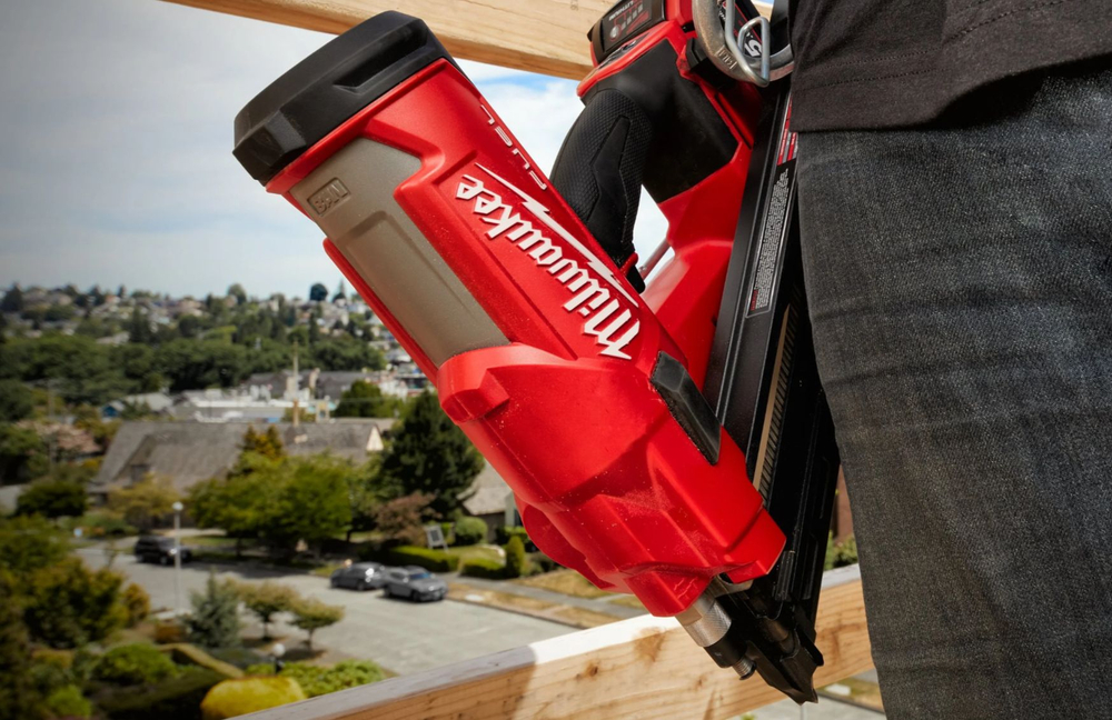 Аккумуляторный гвоздезабиватель Milwaukee M18 FFN-0C 4933471406