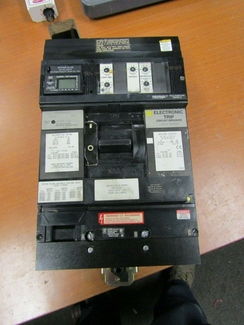 ME36800LIGCIRCUIT BREAKER