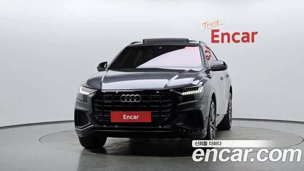 Audi Q8 55 TFSI Quattro Premium — 2021