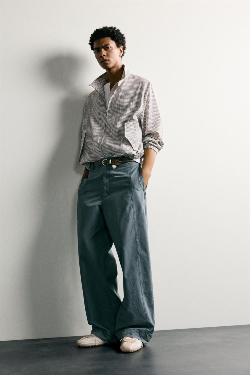 БРЮКИ RELAXED FIT С ЭФФЕКТОМ ПОТЕРТОСТИ И ХЛЯСТИКАМИ — ZARA