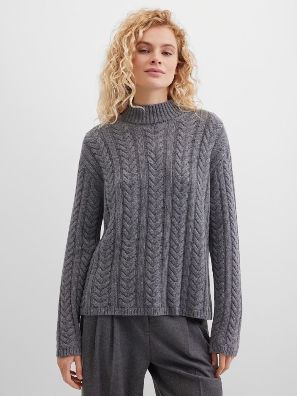 Свитер женский Smith&Soul