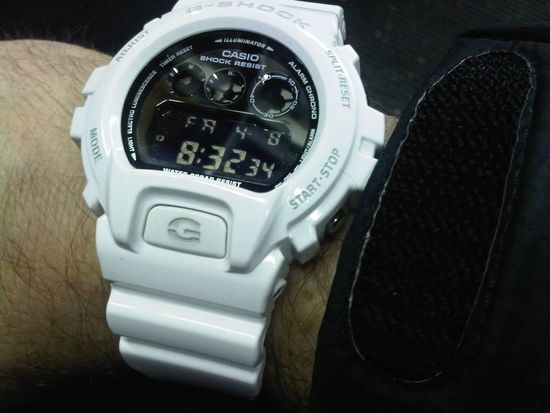 Наручные часы Casio G-Shock DW-6900NB-7DR