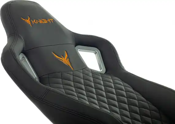 Кресло игровое Knight Outrider черный ромбик экокожа с подголов. крестов. металл