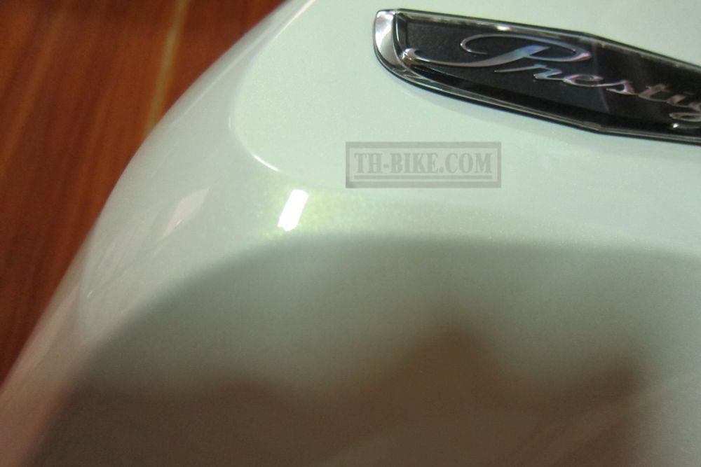 64501-KWN-902ZB. COVER, R. FR. *NHA87P*. White. Honda PCX. (NHA87P PEARL HIMALAYAS WHITE)