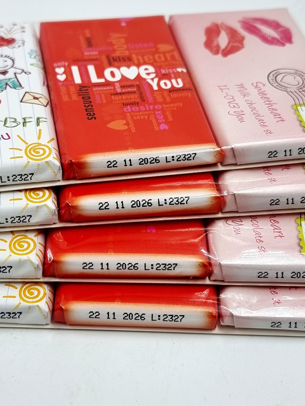 Набор молочного шоколада Maitre Truffout "I love you" 4 уп. (в 1 упаковке 5 шоколадок по 15 г)