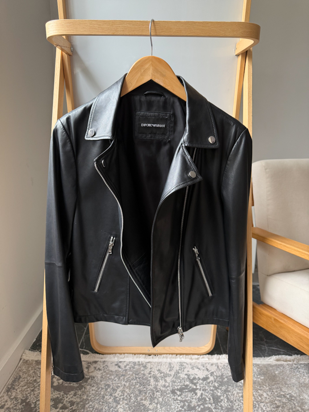 Новая кожаная куртка Emporio Armani, S