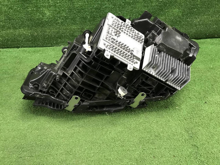 Фара правая BMW 3er G20 (2022-н.в.) LED (В сборе)