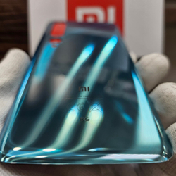 Крышка для Xiaomi Mi 10 - оригинальная задняя стеклянная панель (зеркально зелёного цвета)