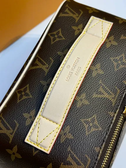 Несессер Louis Vuitton Toiletry Bag 2 Compartments Monogram коричневый