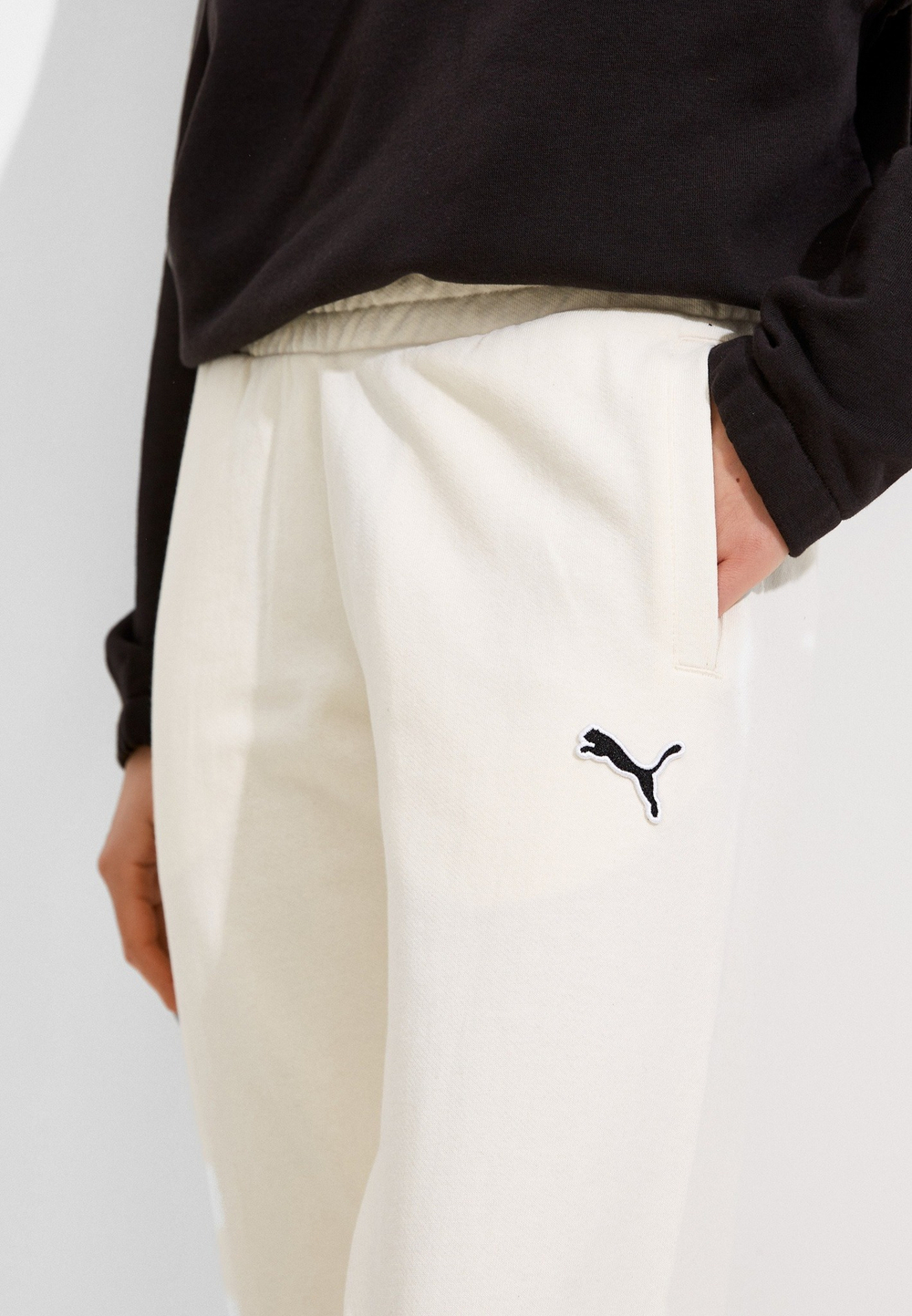 Брюки спортивные женские PUMA BETTER ESSENTIALS Pants cl TR