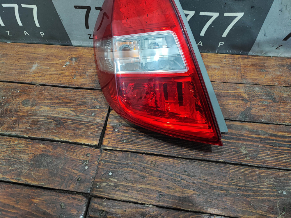 Фонарь задний левый Honda Fit 2 (GE) 07-14 Б/У Оригинал 33550TF0J51