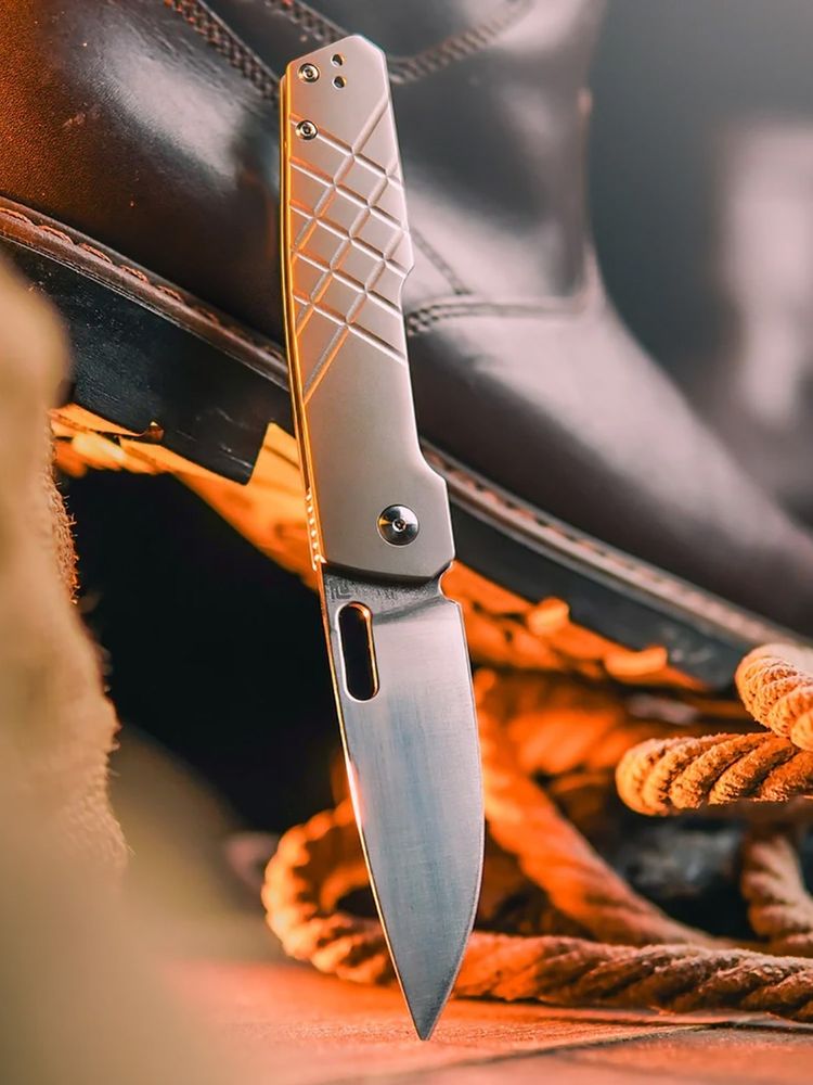 Нож Artisan Cutlery 1874G-GY Gambit Queen