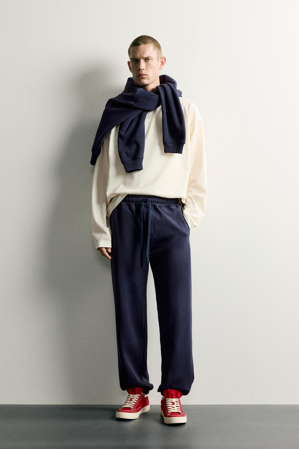 БАЗОВЫЕ СПОРТИВНЫЕ БРЮКИ — ZARA