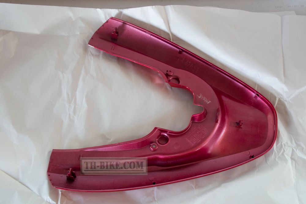 84150-KWN-900ZC. COVER, RR. GARB RAIL *R340C*