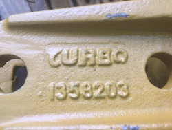 Зуб E32 центральный 135-8203 (6Y6335)