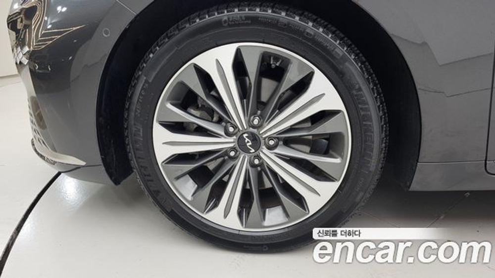 KIA K8 2.5 Gasoline 2WD — 2023