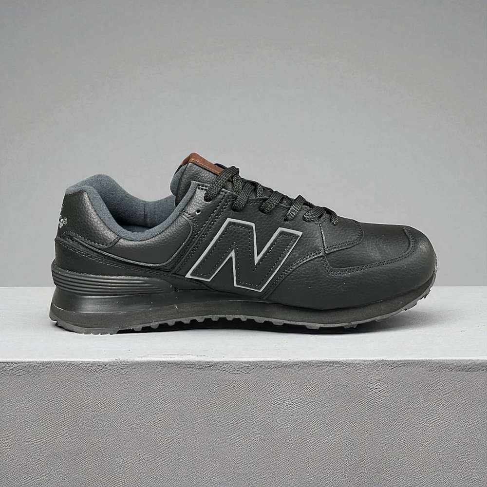 New Balance 574 • Ultra Black