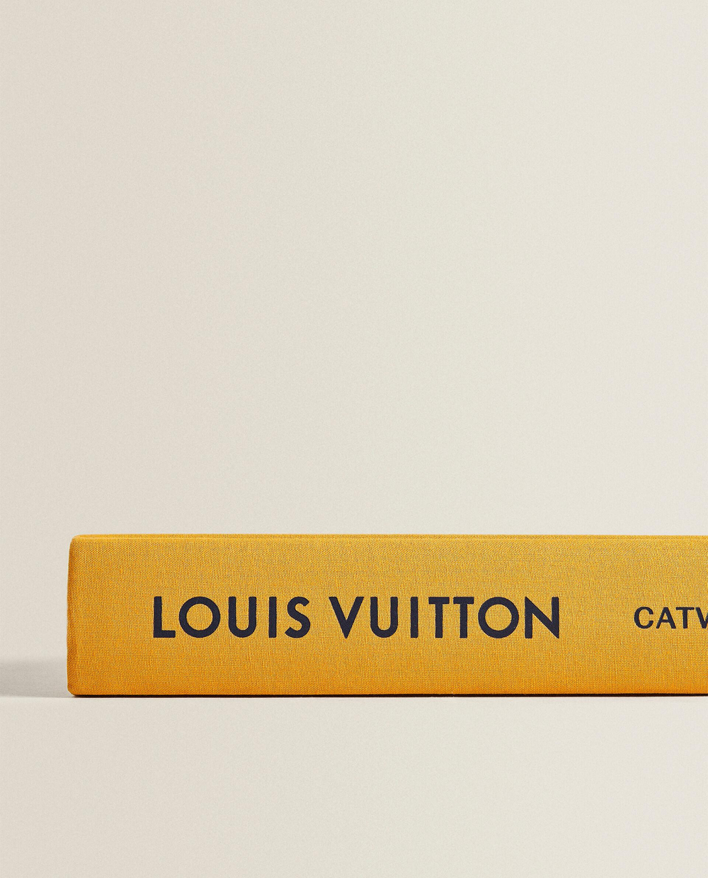 Louis Vuitton Catwalk. Полная коллекция подиумных образов (на английском языке) Zara Home, фото 8