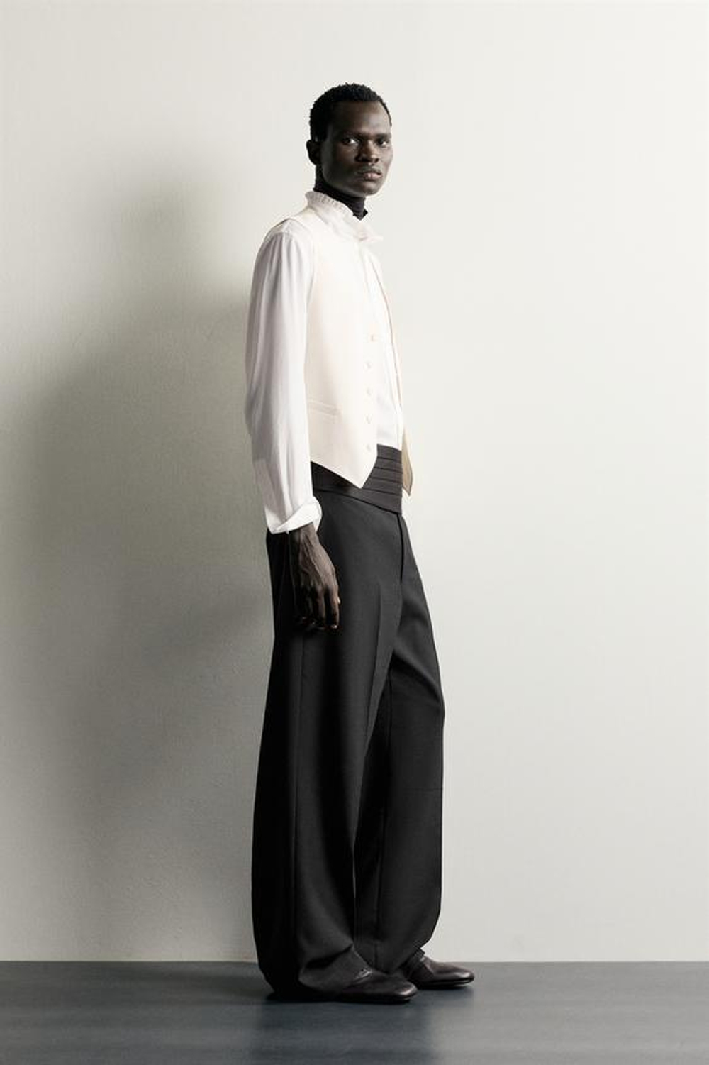 ZARA ЖИЛЕТ ИЗ ШЕРСТИ, ЖЕЛТОВАТО-БЕЛЫЙ