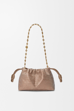 Loewe Мини-сумка Flamenco из перламутровой кожи страуса, цвет слоновой кости