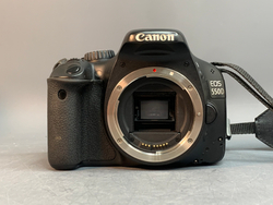 Canon EOS 550D Kit 18-55mm 13.973 Кадров