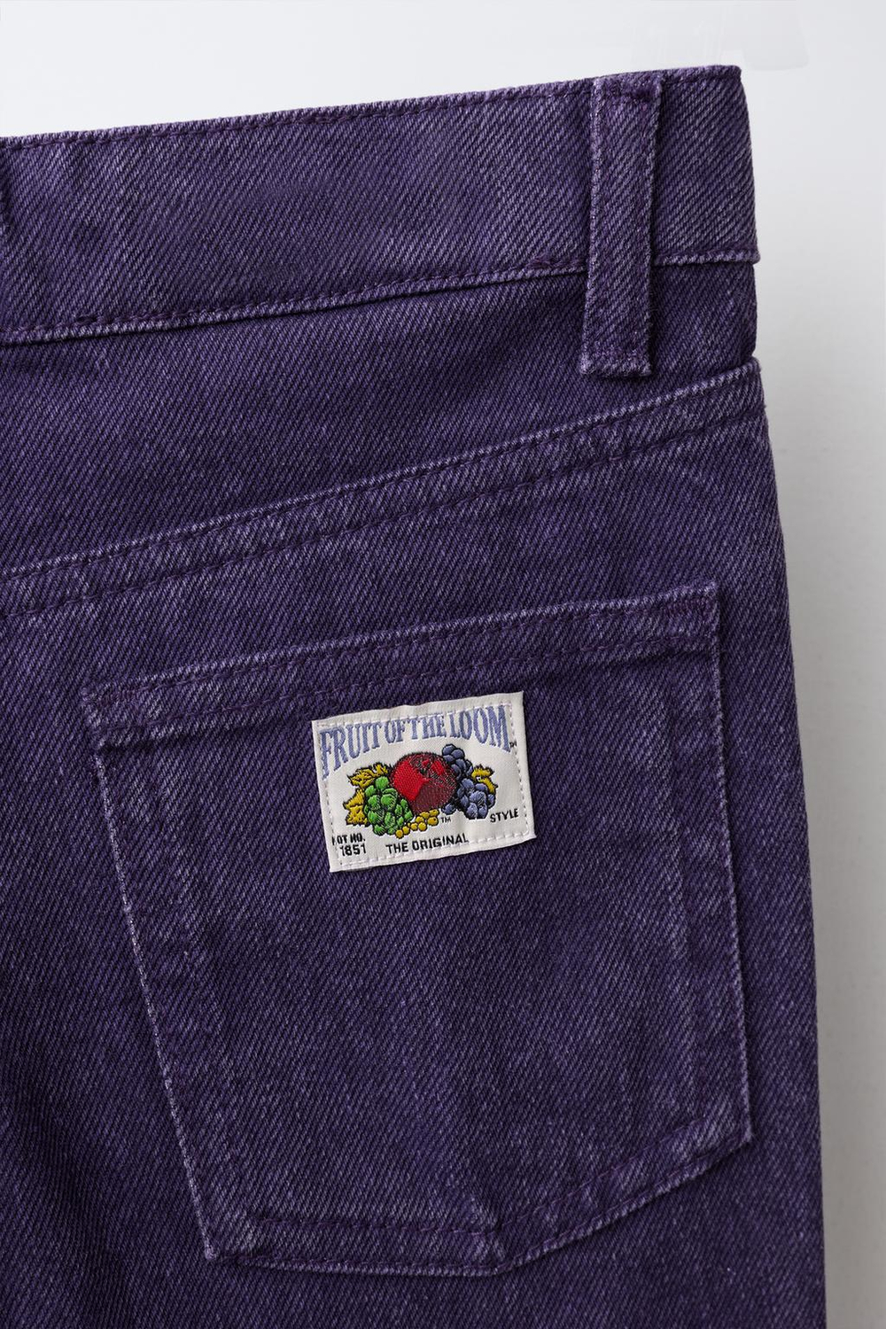 ZARA - FRUIT OF THE LOOM™ ДЖИНСЫ ПРЯМОГО КРОЯ, ЛИЛОВЫЙ