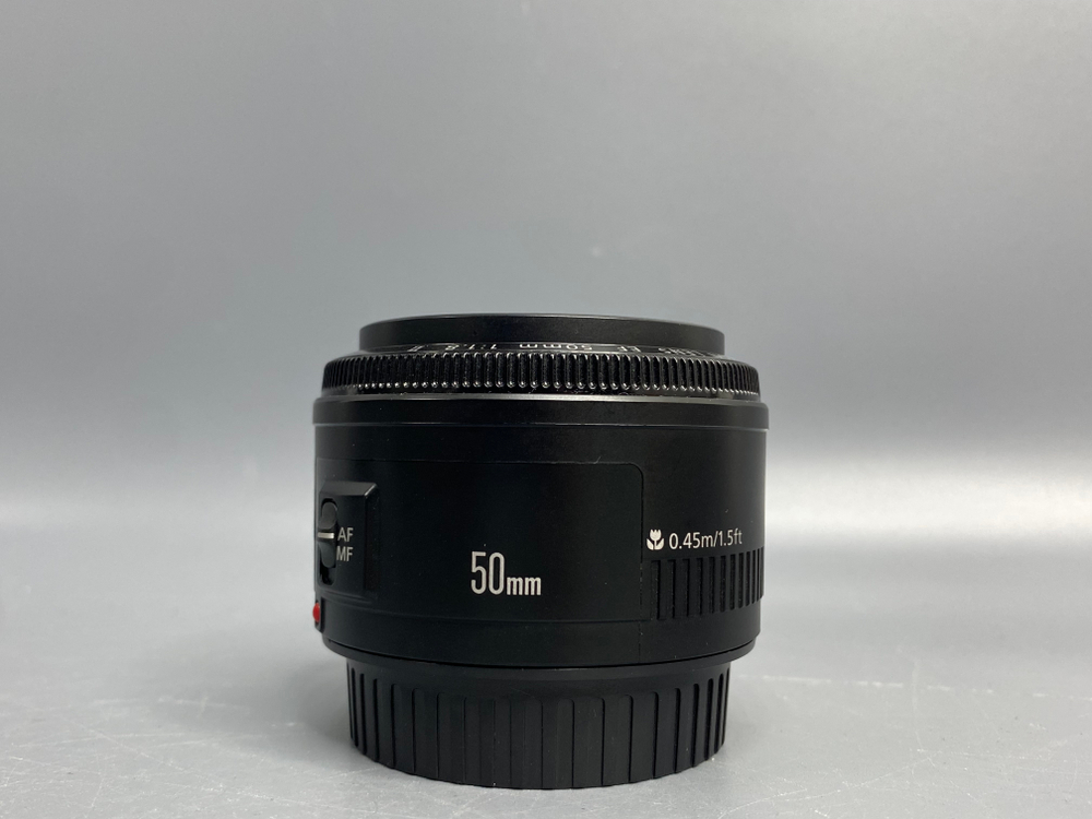 Canon EF 50mm f/1.8 II