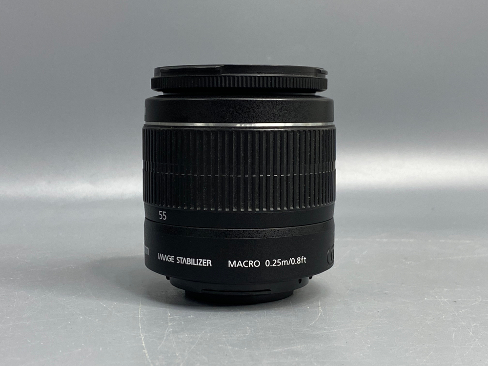Canon 650D kit 18-55mm IS II 4.000 кадров