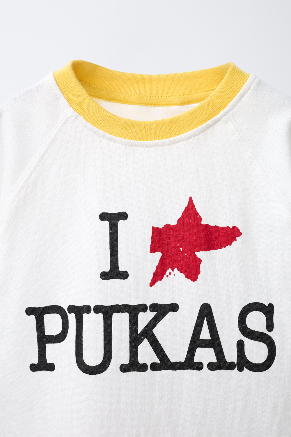 ZARA X PUKAS ФУТБОЛКА PUKAS SURF С ПРИНТОМ, БЕЛЫЙ