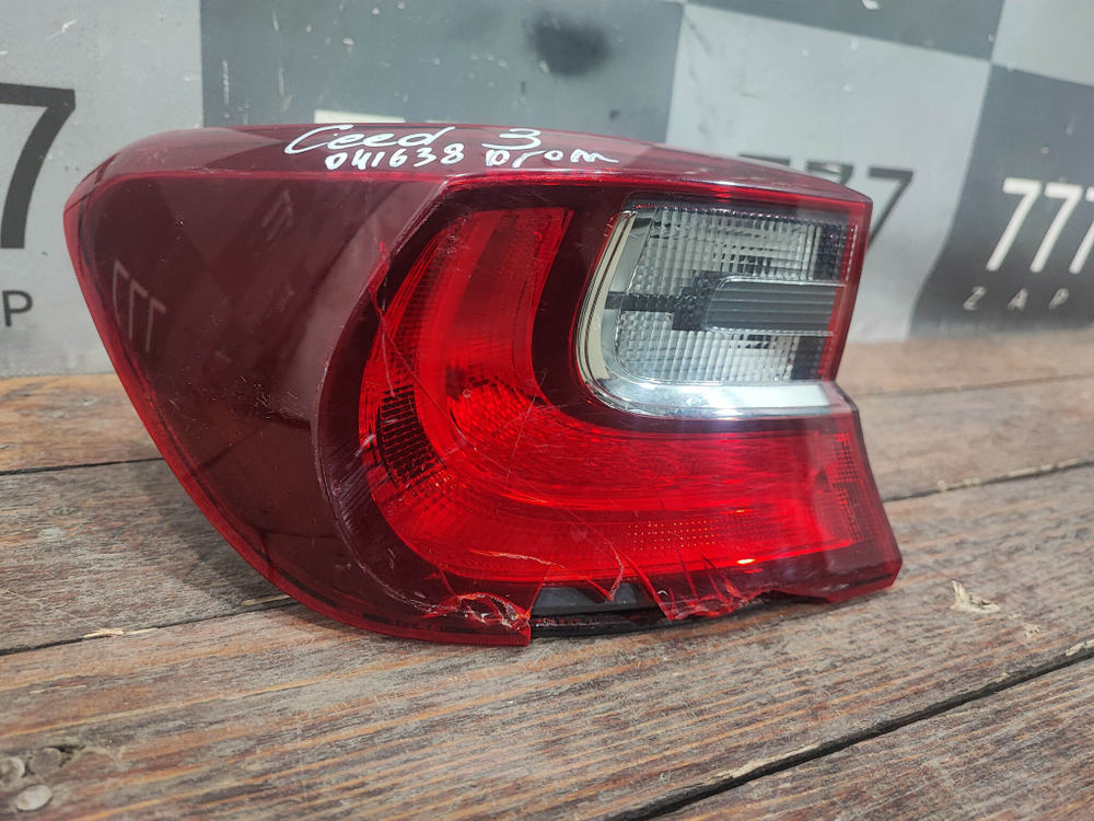Фонарь задний левый Kia Ceed 3 (CD) 18-нв Б/У Оригинал 92401J7000