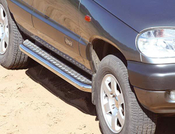 Пороги с алюминиевым листом (Ø=63,5 мм), Chevrolet Niva (- 03.2009) (нержавеющая сталь)