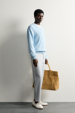 КОМФОРТНЫЕ БРЮКИ ЧИНОС ИЗ РЕЛЬЕФНОЙ ТКАНИ — ZARA