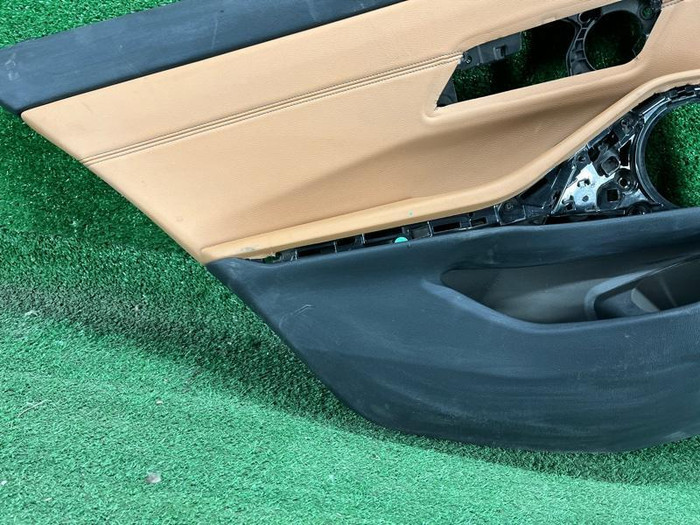 Обшивка двери задняя левая BMW 3er G20 (2018-н.в.)
