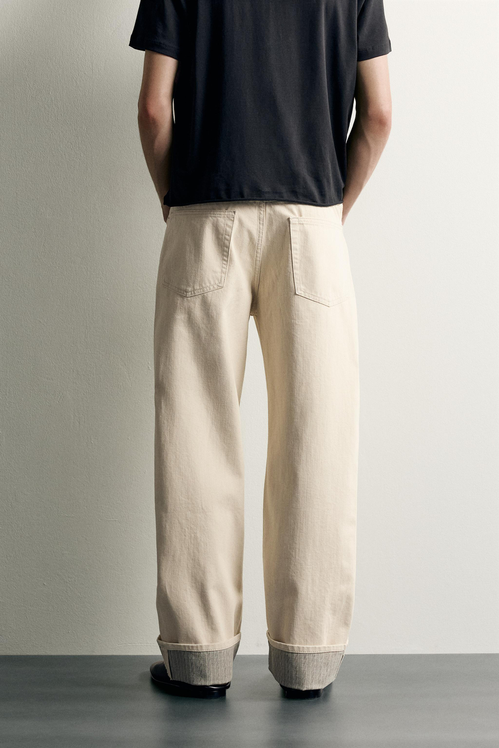 ДЖИНСЫ STRAIGHT FIT С КОНТРАСТНЫМИ ОТВОРОТАМИ — ZARA