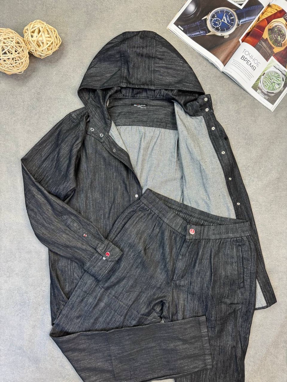 Джинсовый костюм Kiton