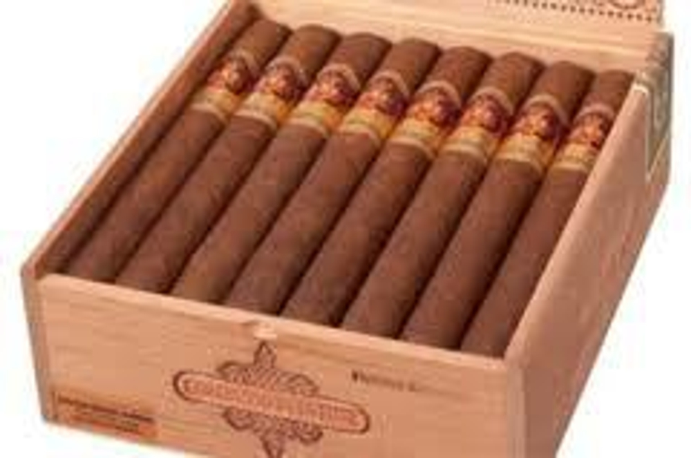 La Flor Dominicana Coronado by La Flor Toro