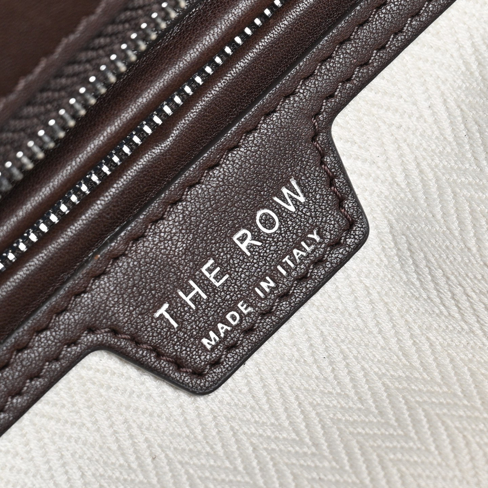Женская сумка-тоут The Row Marlo 12 — тёмно-коричневая, с гладкой фактурой — фото 4