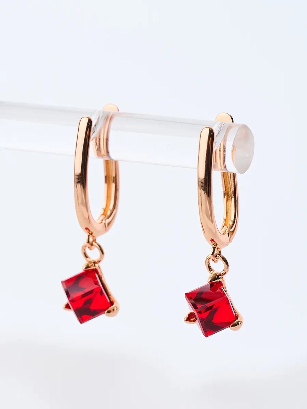 Серьги-подвески Миражи с красным кубиком Swarovski